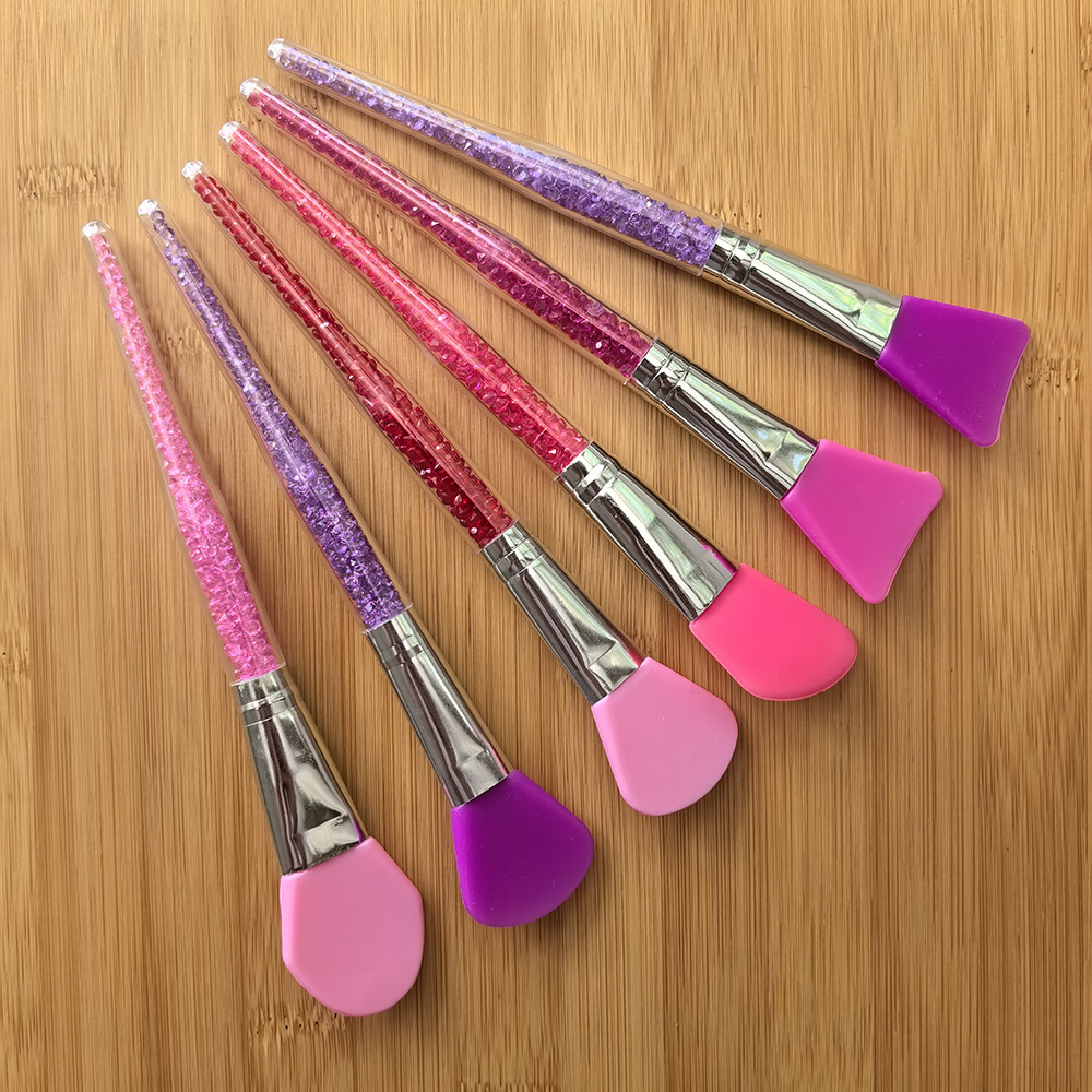 Soft Bristle Facial Mask Brush | White and Pink Handle Skincare Applicator