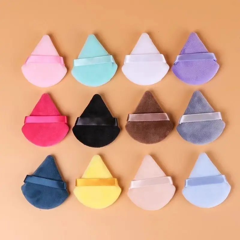 Wholesale Triangle Velvet Powder Puff with Ribbon Handle – Soft Flocked Makeup Sponge for Loose & Pressed Powder (Custom OEM/ODM Available)